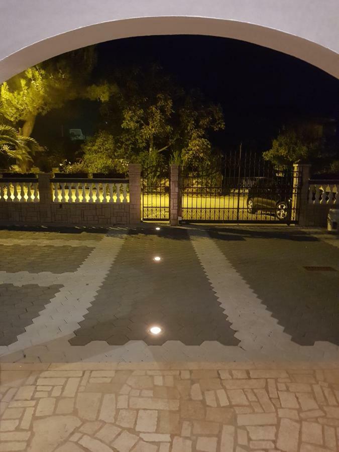 Apartmani Krajnovic Fažana Buitenkant foto